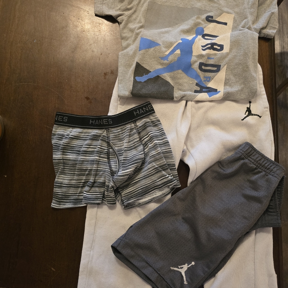 Youth Complete Outfit. Jordan Tshirt-shorts-sweatpants-Hanes Underware